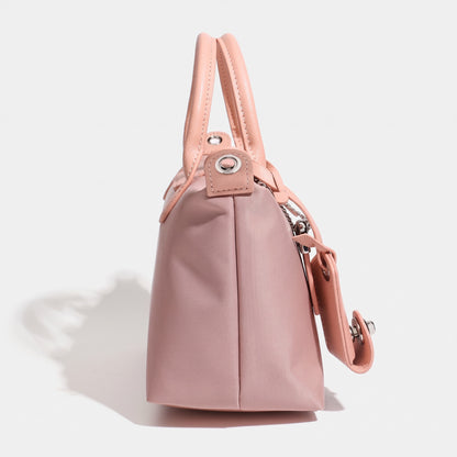 Borsa a tracolla e spalla chic e leggera in nylon a forma di fagottino