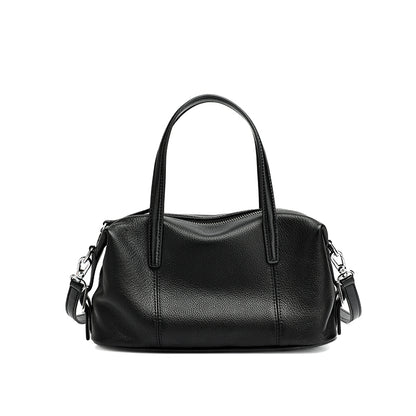 Borsa pochette a cuscino in vera pelle morbida dalla texture martellata