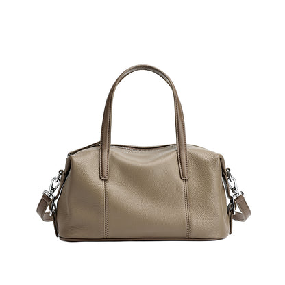 Borsa pochette a cuscino in vera pelle morbida dalla texture martellata