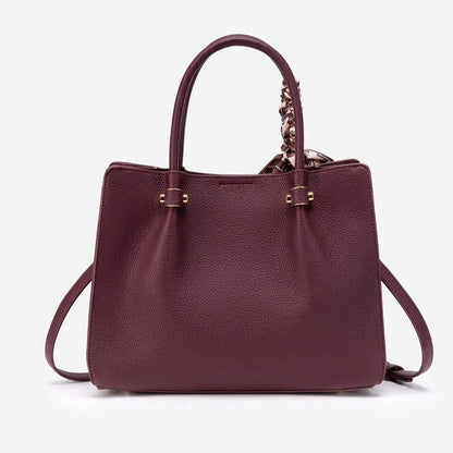 Moderne, schlanke Tote-Clutch aus veganem Öko-Leder  