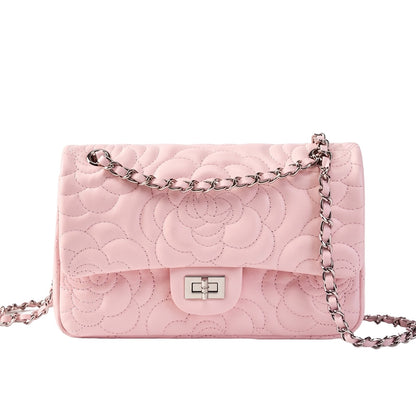 Geantă crossbody matlasată pentru femei, din piele naturală de oaie, cu lanț și model Camellia