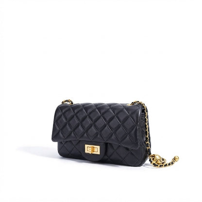 Borsa pochette raffinata con patta trapuntata in vera pelle di montone