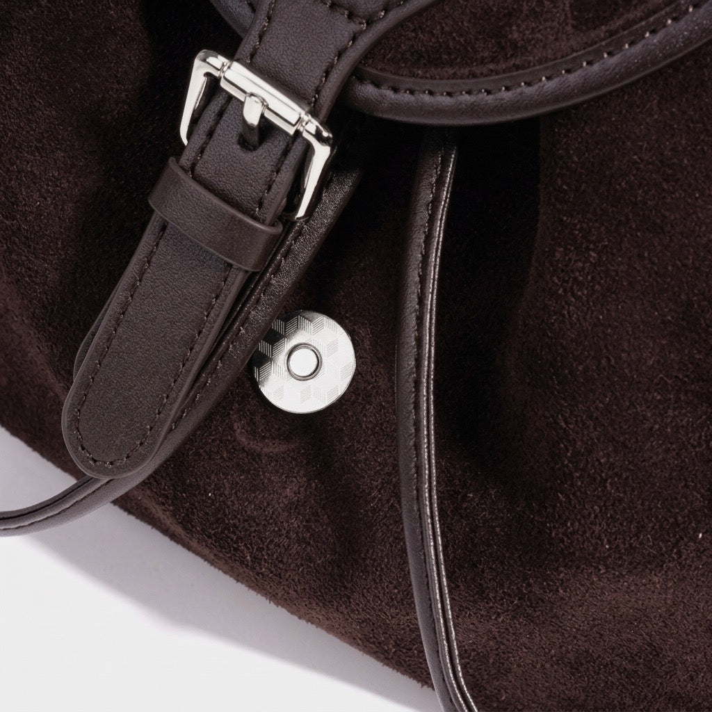 Mochila vintage de cuero genuino de ante con solapa y cordón
