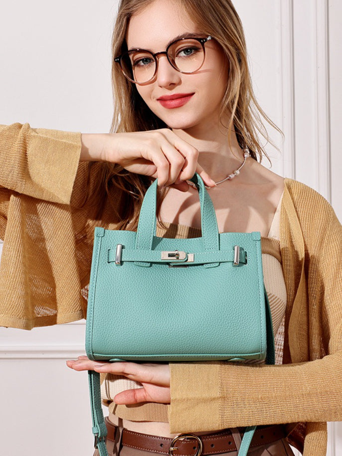 Minimalist Pebbled Genuine Leather Kelly Clutch Bag with Metal Turn Lock