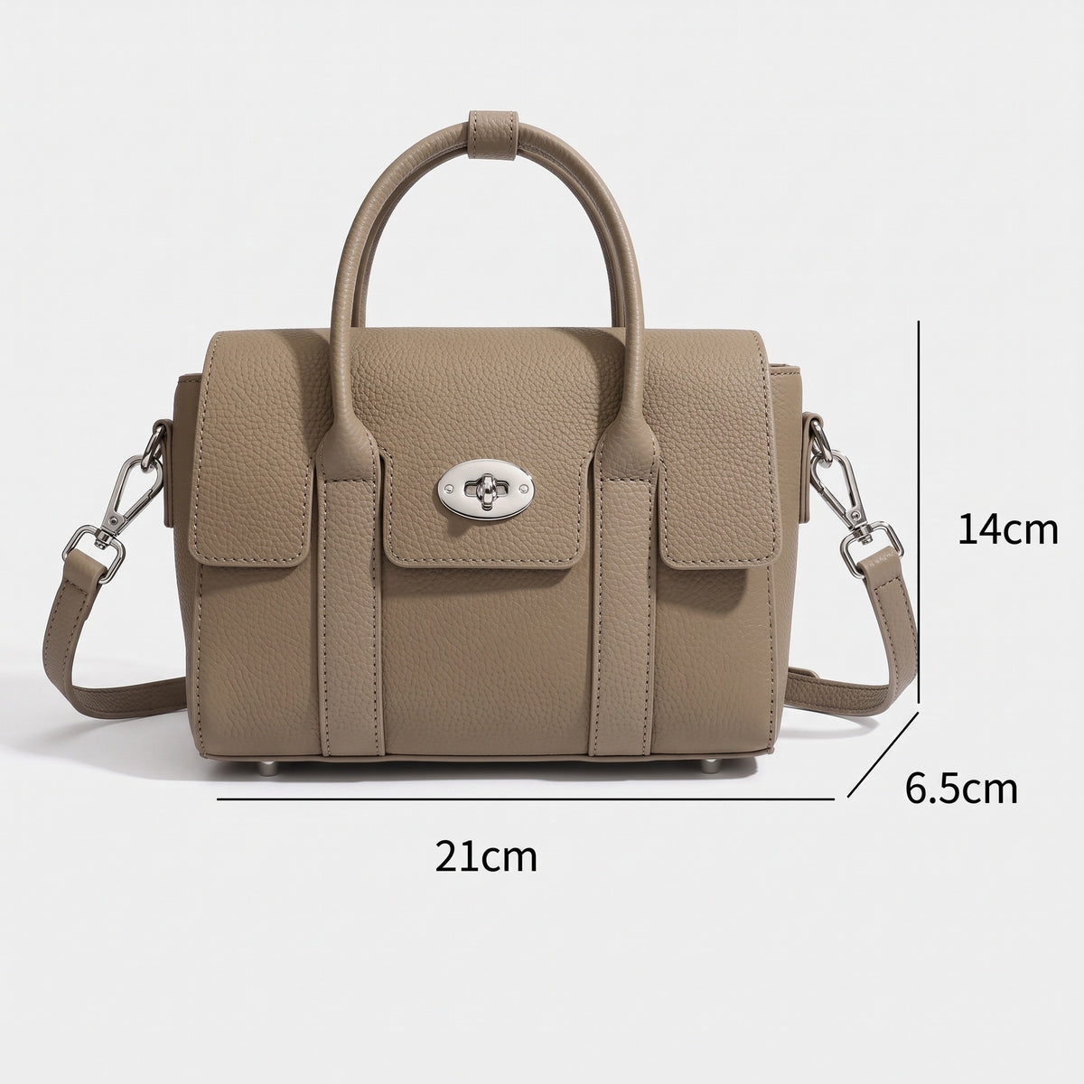 Borsa classica ed elegante a tracolla e spalla in vera pelle con patta