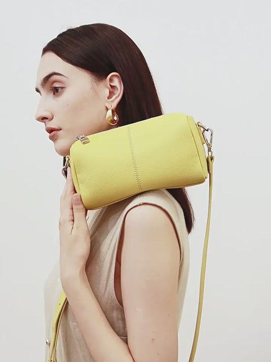 Damen-Clutch aus weichem Rindsleder mit Top-Grain-Muster, zylinderförmig