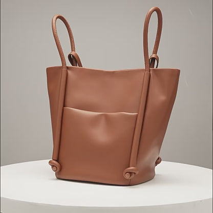 Bolso tipo cubo de cuero genuino para mujer con detalle de nudo color camello